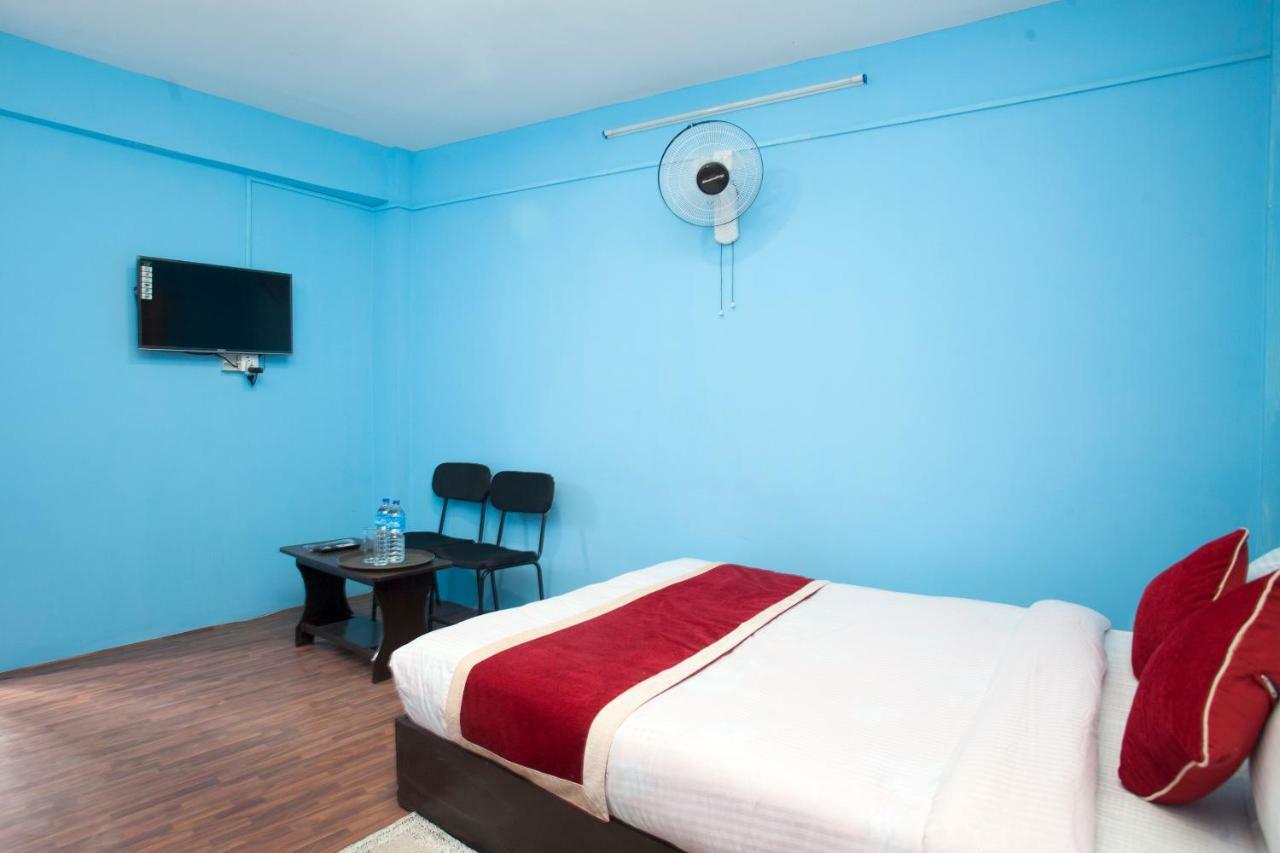 Hotel Crossroads Katmandou Extérieur photo