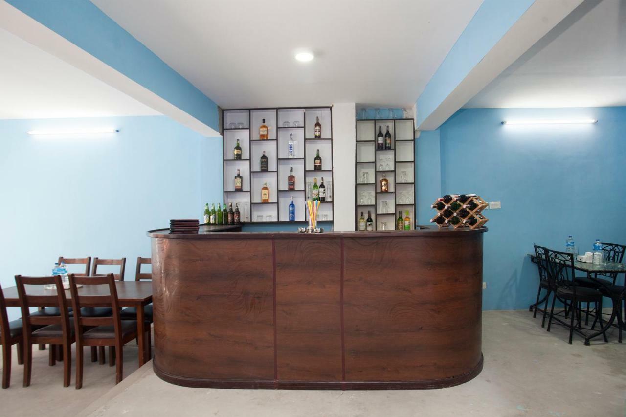 Hotel Crossroads Katmandou Extérieur photo