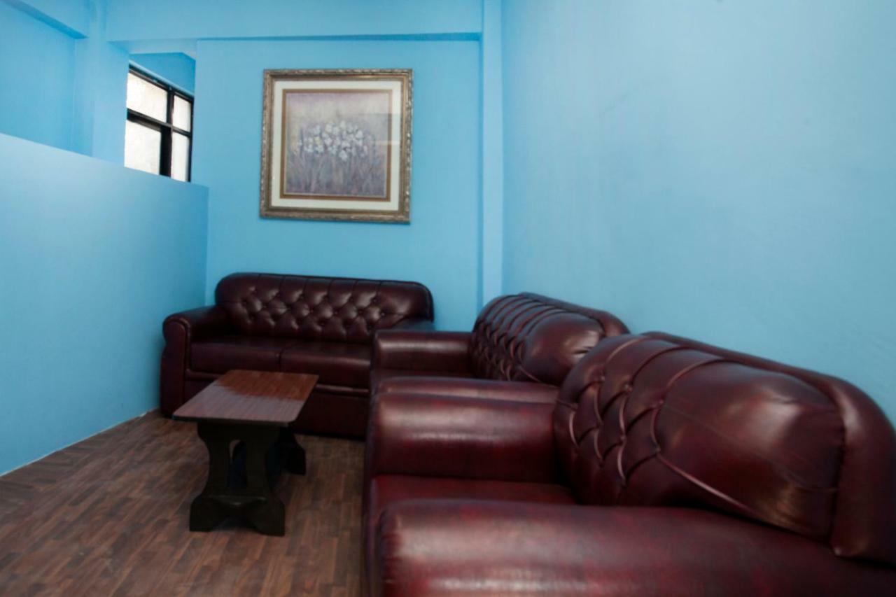 Hotel Crossroads Katmandou Extérieur photo