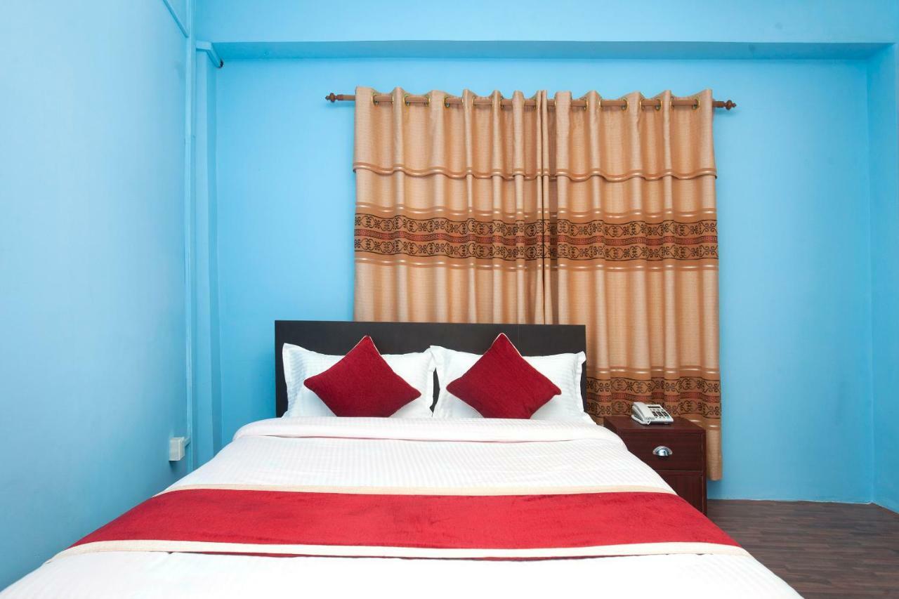 Hotel Crossroads Katmandou Extérieur photo