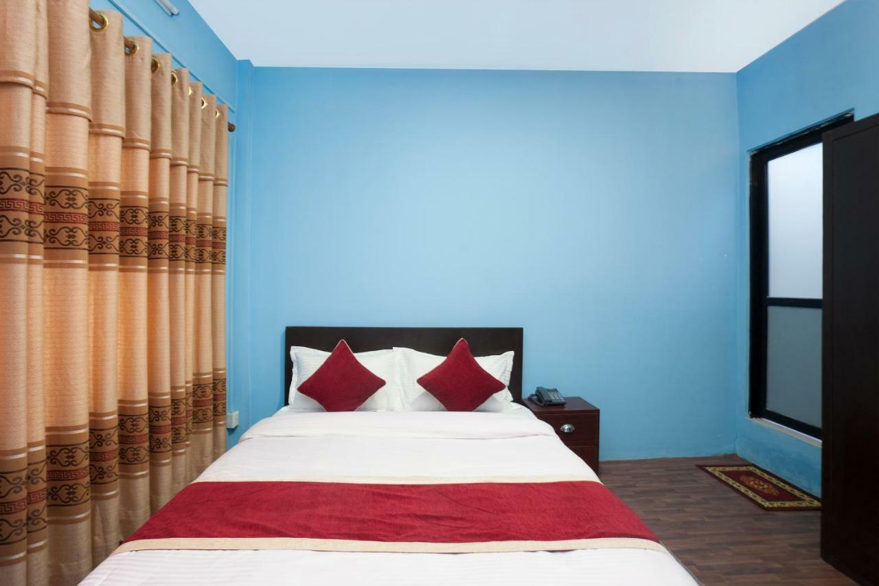 Hotel Crossroads Katmandou Extérieur photo