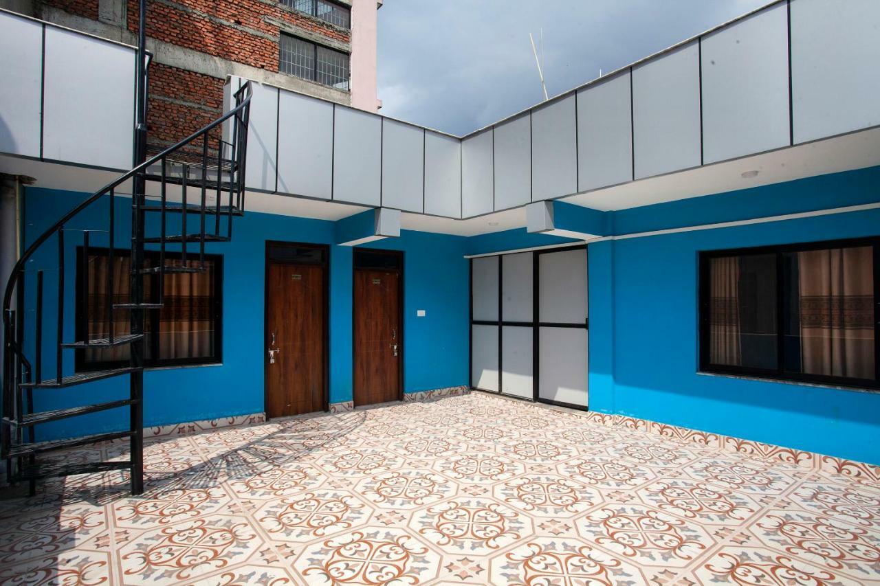 Hotel Crossroads Katmandou Extérieur photo