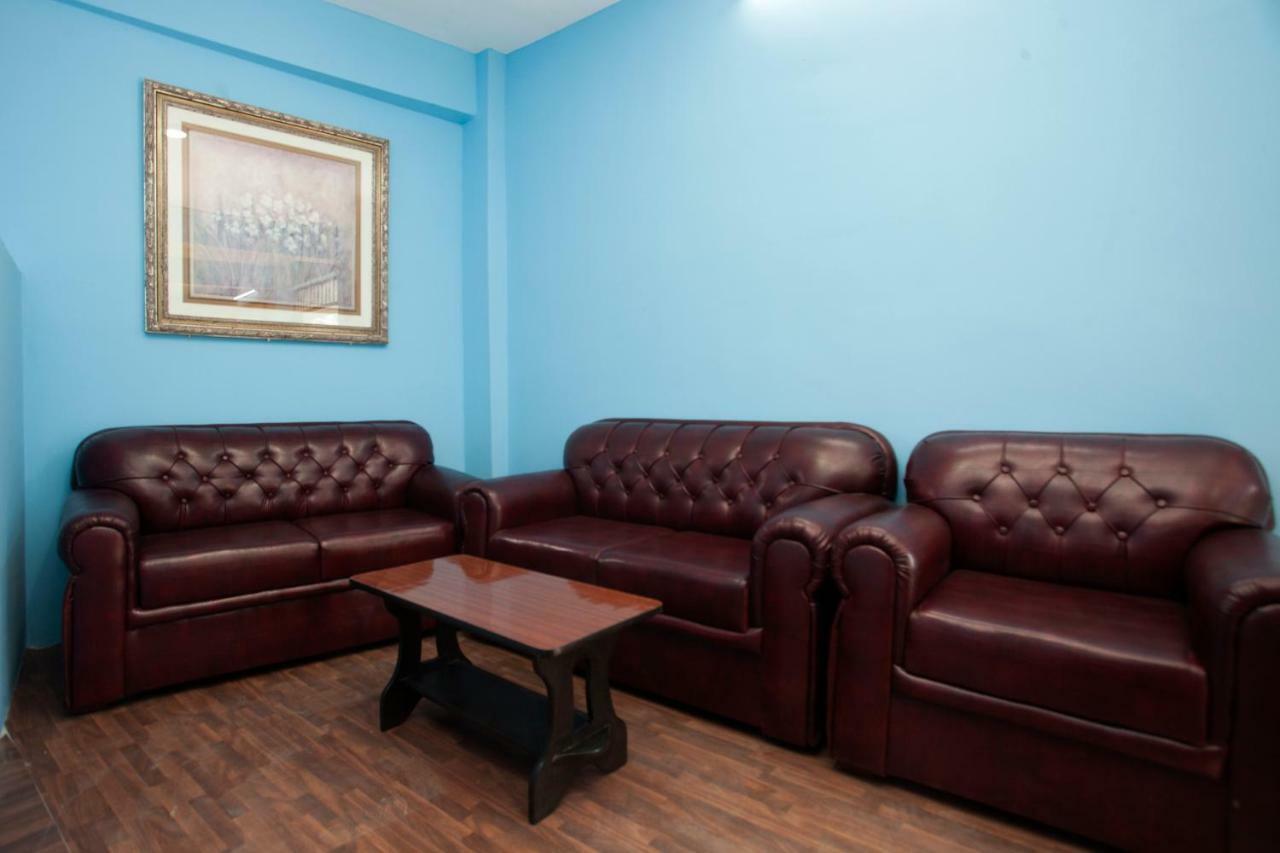 Hotel Crossroads Katmandou Extérieur photo
