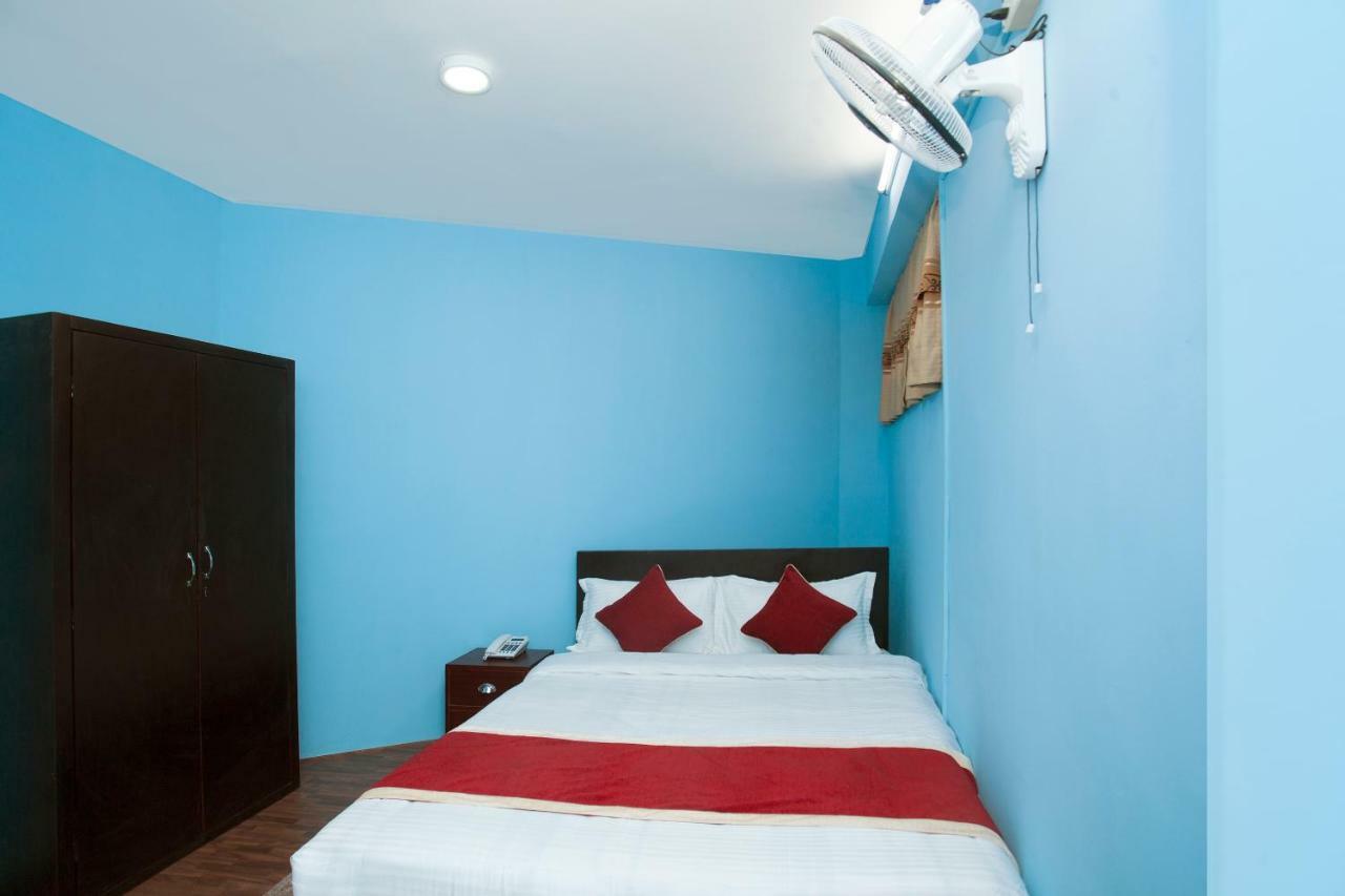 Hotel Crossroads Katmandou Extérieur photo